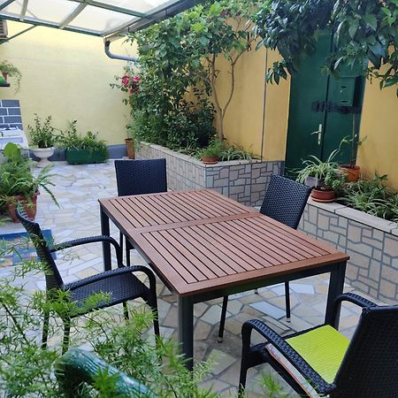 Apartman Jadranka Veli Losinj Ngoại thất bức ảnh